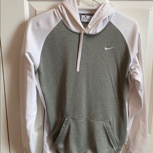 Nike therma-fit sweater